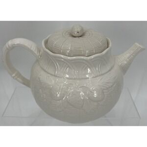 Italica ARS White Porcelain Teapot with Embossed Basket‎ Weave Strawberry Design